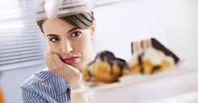 ۱۱ تکنیک موثر برای کنترل هوس‌های غذایی