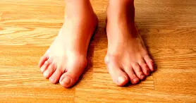 دلیل انحراف شست پا( بونیون ) چیست؟ + معررفی درمان‌های طبیعی برای این عارضه