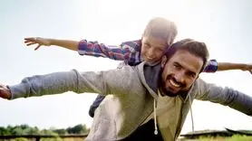 چرا والدین اغلب فکر می‌کنند کودک شان بسیار باهوش است؟
