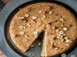 طرز تهیه کیک فندقی با بافت سبک و خوشمزه
