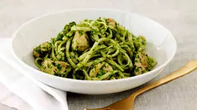 طرز تهیه پاستای سبزیجات با سس پسته و آووکادو؛ غذایی خوشمزه‌ برای افزایش شادی