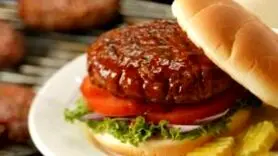 چطور برگر مرغ رژیمی درست کنیم؟ بهترین روش تهیه