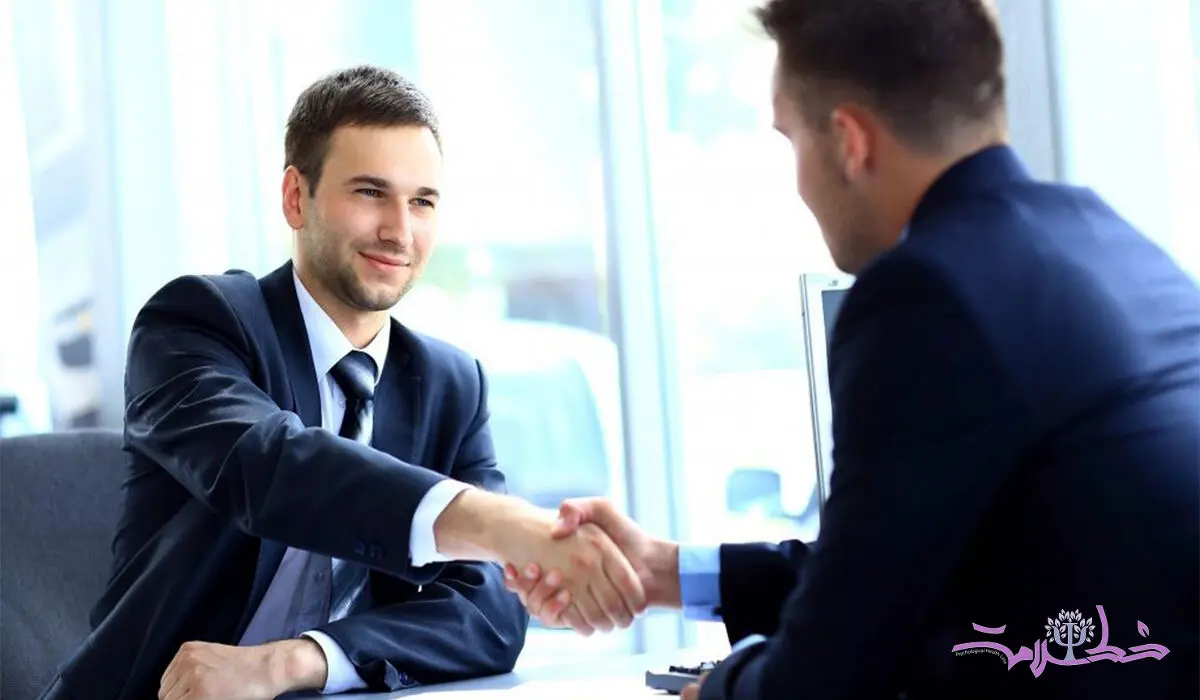 تماس چشمی به معنای جذابیت است؟