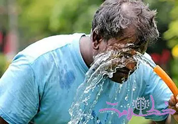 خوردن آب معمولی در گرمازدگی اشتباه و خطرناک است/ 2 وسیله کاربردی ضد آفتاب که مورد توجه تهرانی ها نیست