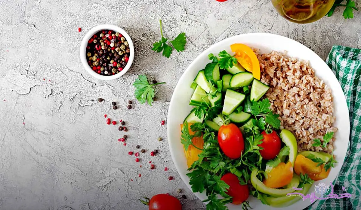طرز تهیه کینوا با سبزیجات و مرغ گریل شده برای تقویت بدن 