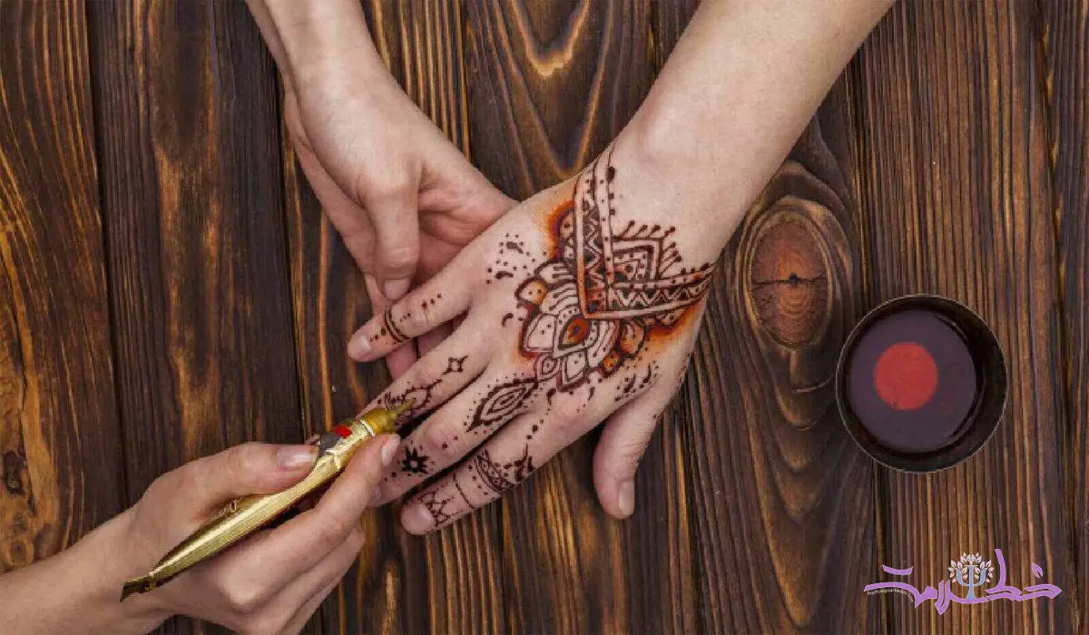 ۵ عارضه طراحی روی پوست با حنا/ قبل از تتو حنا این مطلب بخوانید