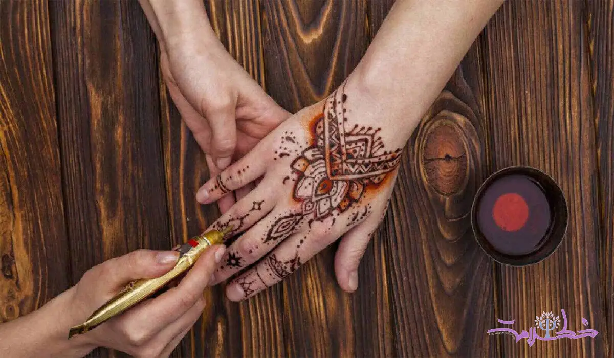 ۵ عارضه طراحی روی پوست با حنا/ قبل از تتو حنا این مطلب بخوانید