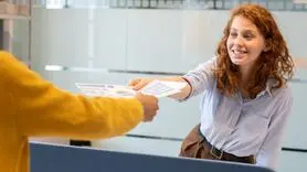 دنیای تاریک افرادی که همیشه می‌خواهند همه را راضی کنند! + جدول رهایی از دام خوشایند بودن