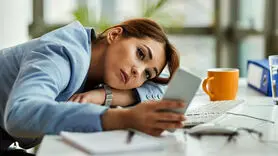 چگونه تعلل و تنبلی کردن را مدیریت کنیم؟+6 اصل ACT برای مقابله با تعلل
