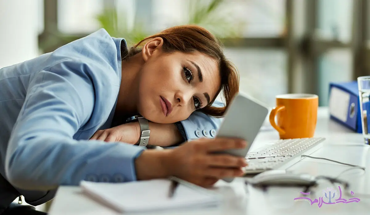 چگونه تعلل و تنبلی کردن را مدیریت کنیم؟+6 اصل ACT برای مقابله با تعلل