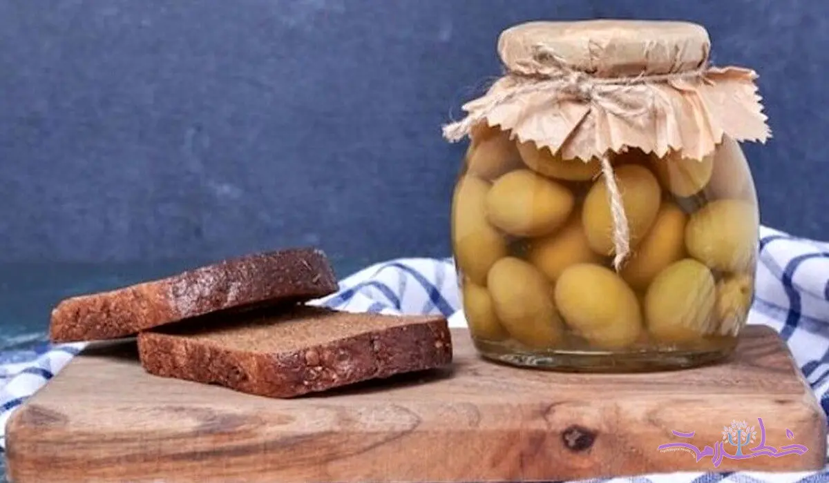 طرز تهیه ترشی چاقاله بادام ساده و خوشمزه