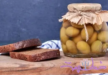طرز تهیه ترشی چاقاله بادام ساده و خوشمزه