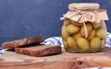 طرز تهیه ترشی چاقاله بادام ساده و خوشمزه