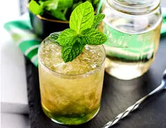 طرز تهیه یک شربت برای کاهش دمای بدن در تابستان
