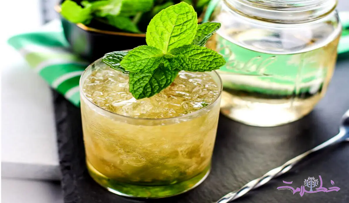 طرز تهیه یک شربت برای کاهش دمای بدن در تابستان