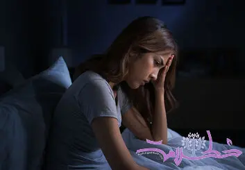 چرا از تنهایی خوابیدن می ترسیم؟ دلایل علمی و راهکارهای کاربردی