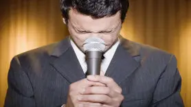 اگر زبان تان بند می آید و واژه ها را گم می کنید بجای تمرکز بر لکنت زبان ، این مشکل روانی را حل کنید