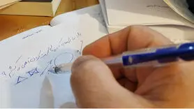 روانشناسی شخصیت / ببینید خط خطی های تان موقع فکر کردن از چه معانی روانی و شخصیتی خبر می دهد