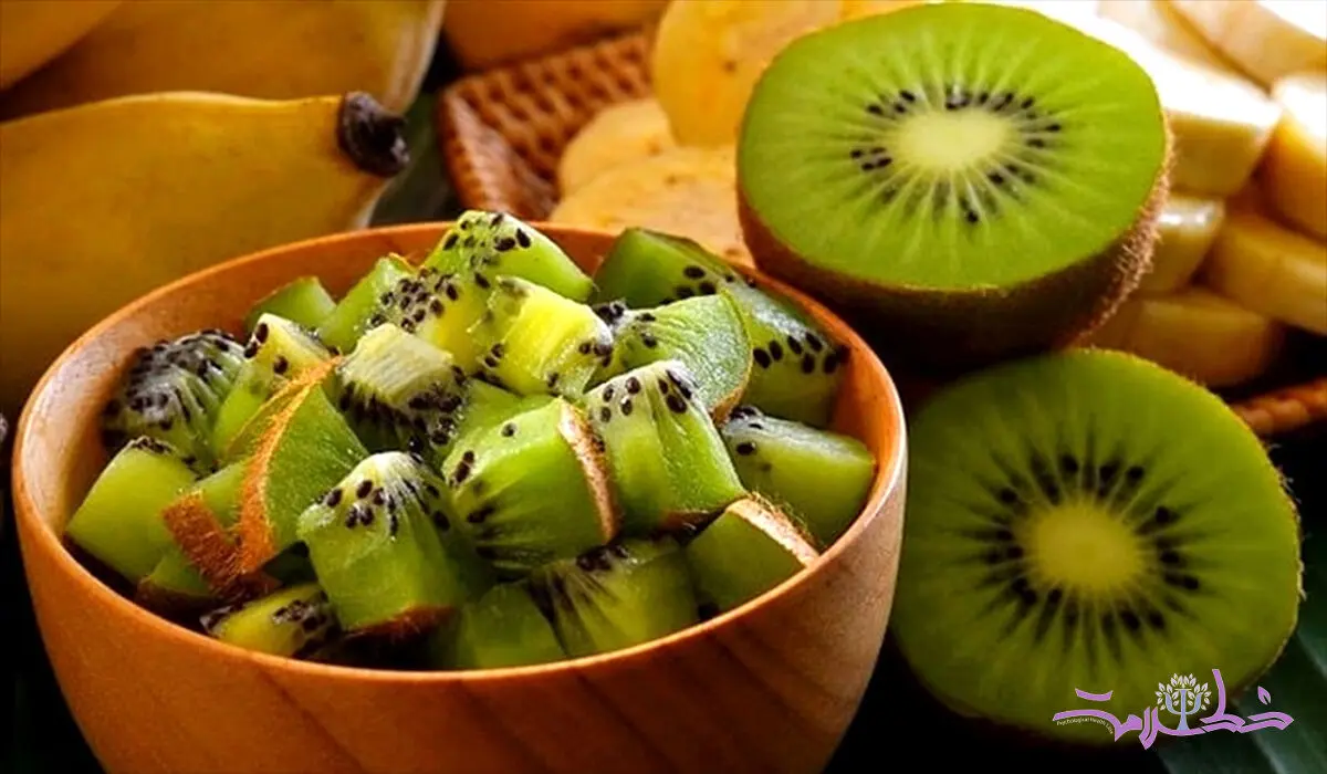 آیا خوردن کیوی با پوست برای سلامتی مضر است؟