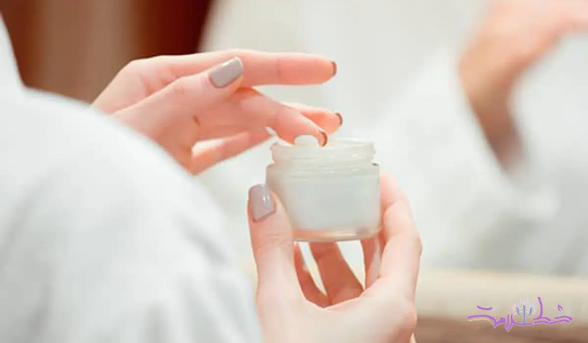 فیلم آموزش ساخت کرم طبیعی شگفت انگیز زیبایی در خانه + لب ، پا و ابرو
