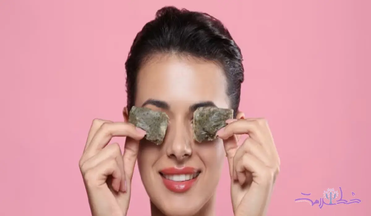 چای کیسه‌ای برای کاهش پف و سیاهی دور چشم + ۸ نکته کاربردی