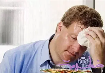 چرا برخی افراد هنگام غذا خوردن عرق می کنند؟