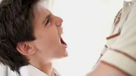 چرا نوجوانان و والدین اختلاف نظر دارند؟ راهکارهایی برای کاهش شکاف بین نسلی
