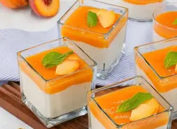 طرز تهیه دسر هلو به سبک مجلسی 