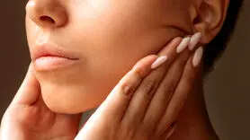 فیلم/ نحوه ماساژ صورت برای چین و چروک کمتر 