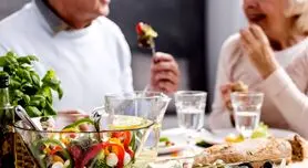 متخصص طب ایرانی: سالمندان از این غذا‌ها باید پرهیز کنند