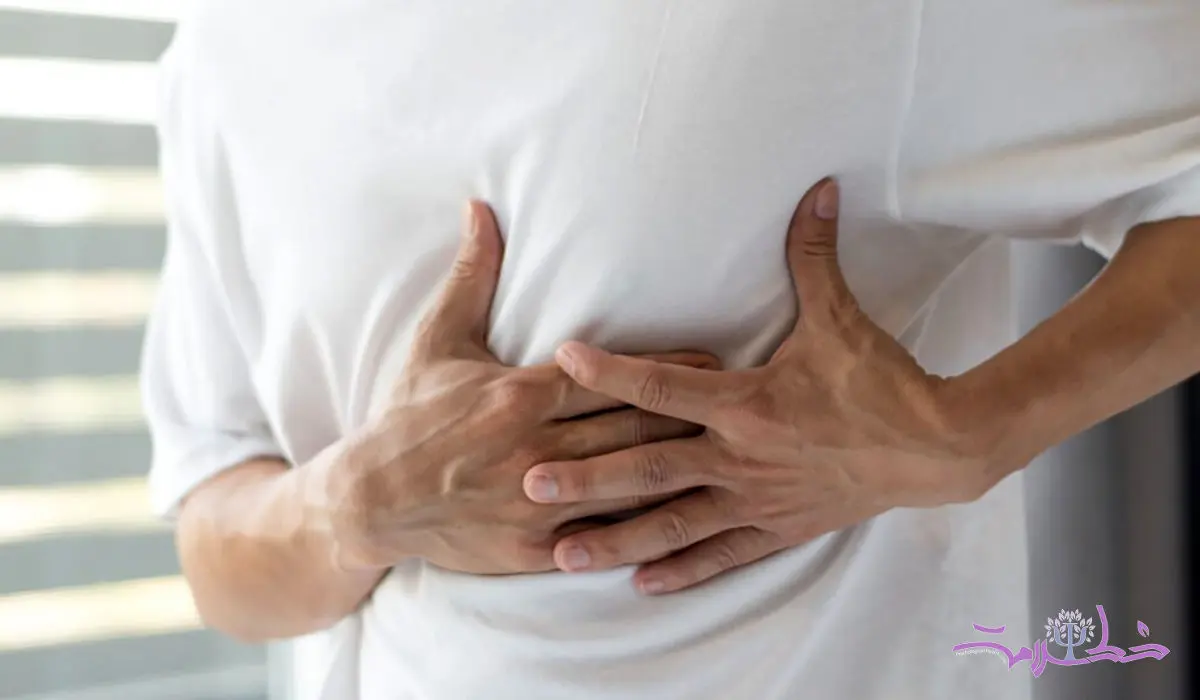 ۹ دلیل مهم درد نوک سینه در مردان + راه های درمان آن