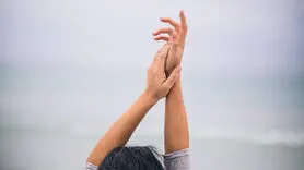 قدرت حرکات کششی در کاهش اضطراب + آموزش سه حرکت کششی برای کاهش استرس روزانه