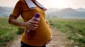 تاثیر نوشیدن آب بر بارداری