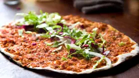 طرز تهیه پیتزای ترکیه ای ساده و فوری بسیار خوشمزه