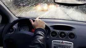 ۱۰ توصیه کاربردی برای رانندگی در باران