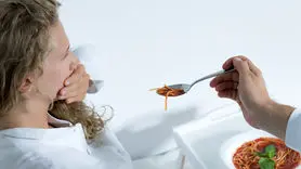 چرا اختلالات خوردن فقط درباره غذا نیستند؟ رمزگشایی پیام‌های پنهان روانی