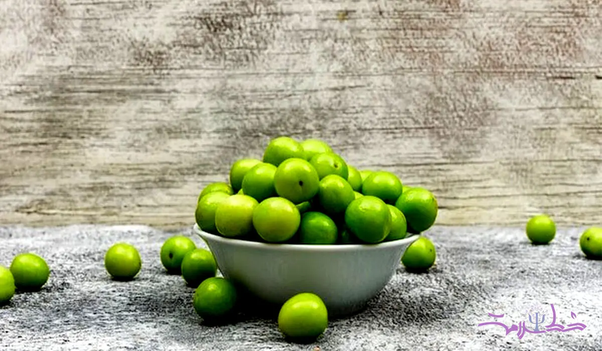 عوارض و فواید گوجه سبز بر سلامتی