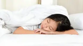 فیلم/ چرا وقتی جایتان عوض می شود نمی توانید بخوابید + دلیل روانشناسی