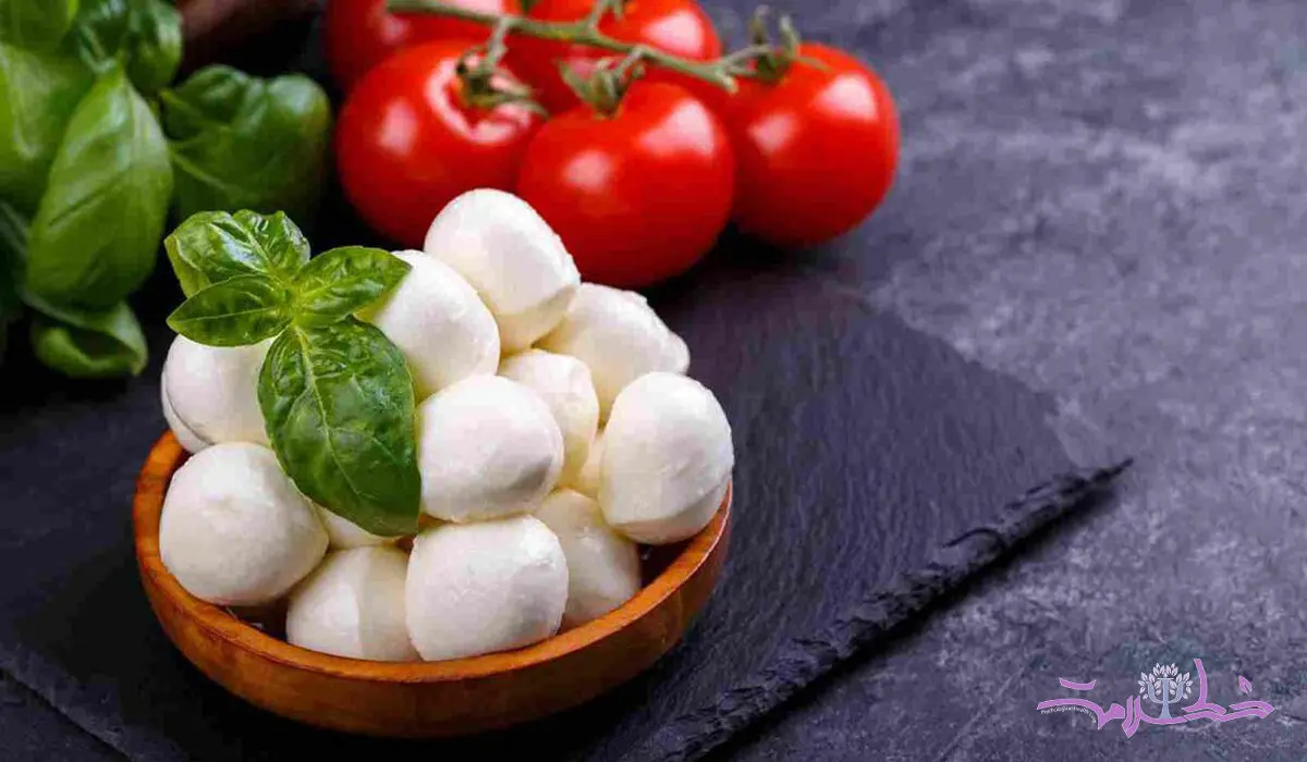 فیلم/طرز تهیه پنیر موزارلا به شیوه خانگی +با کمترین چربی و نمک