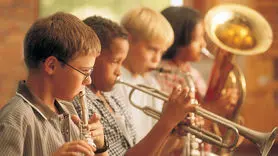 چرا نواختن ساز موسیقی برای کودکان واجب است؟