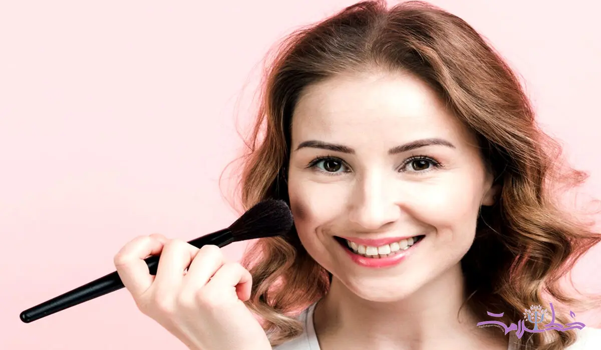 چگونه آرایش کنید تا جوان‌ به نظر برسید