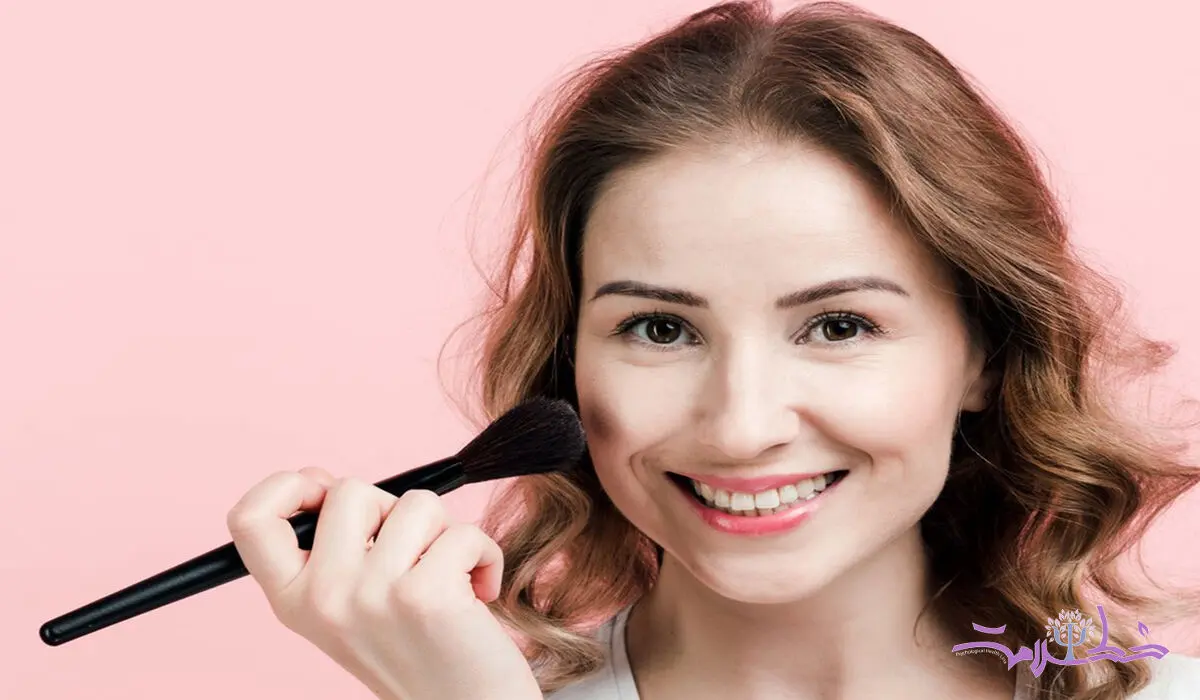چگونه آرایش کنید تا جوان‌ به نظر برسید