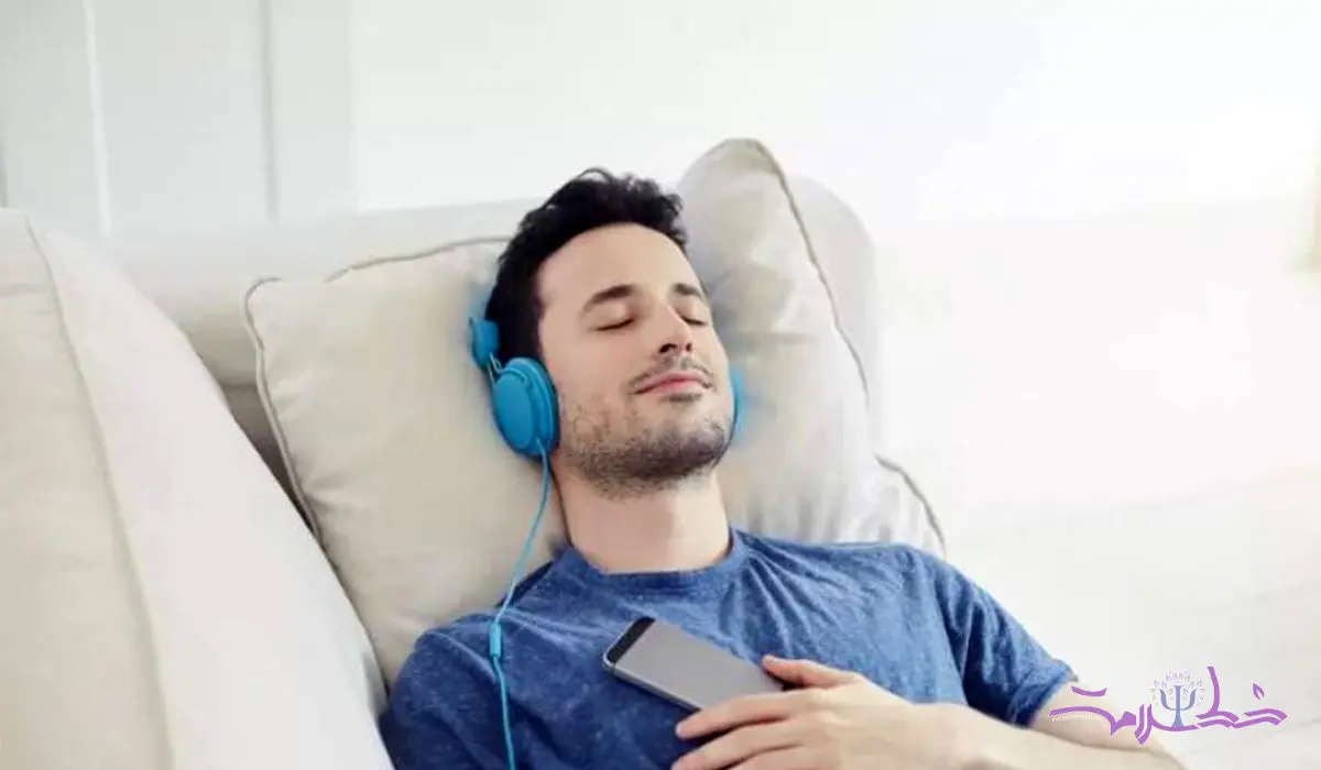 قبل از خواب بهتر است چه نوع موسیقی گوش دهید