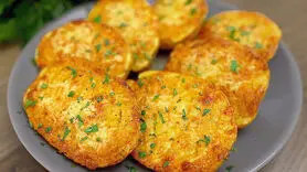 فیلم/ طرز تهیه سیب زمینی پنیری تنوری با سس مخصوص + شام فوری خوشمزه و ارزان
