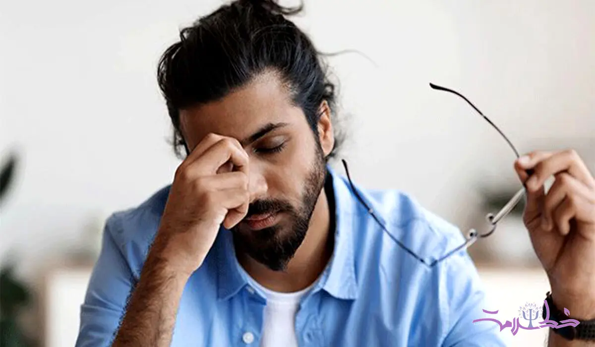 چه چیزی باعث پرش پلک چشم می شود؟