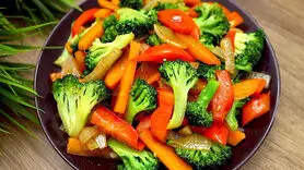 فیلم/ طرز تهیه بشقاب سبزیجات خوشمزه و سالم را ببینید؛ ضرر نمی کنید!