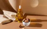 خواص روغن کرچک برای پوست + نکات مهم هنگام استفاده