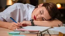چه بیماری‌ هایی منجر به خواب زیاد می‌شود؟