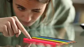 چه چیزهایی باعث ایجاد اختلال OCD می‌شود؟ + فیلم / علائم این بیماری روانی را بشناسید