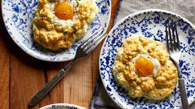 طرز تهیه نیمرو تخم مرغ و پارمزان